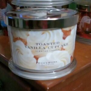 Toasted Vanilla Cupcake Scented Candle